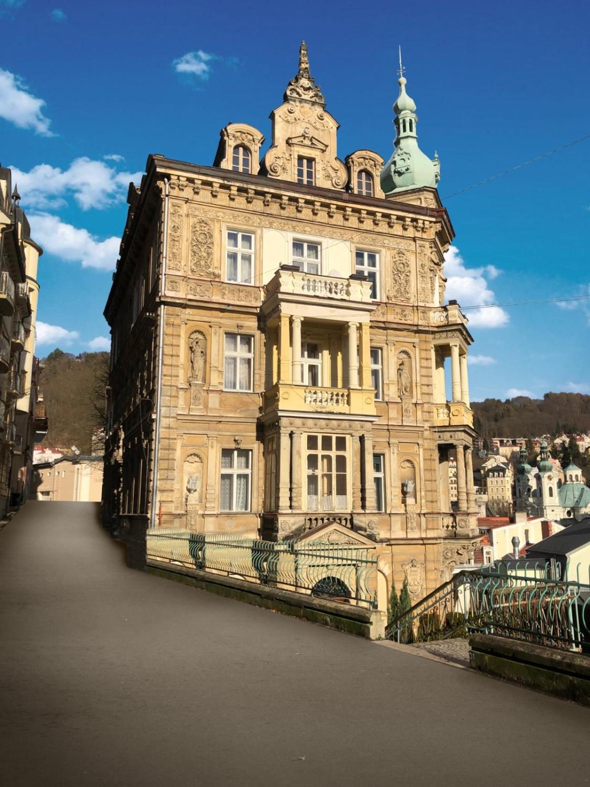 Sunny City - Apartment In Spa Zone With Private Garage カルロヴィ・ヴァリ エクステリア 写真