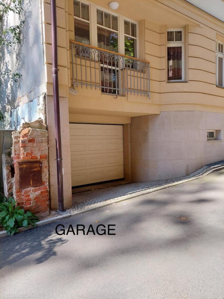 Sunny City - Apartment In Spa Zone With Private Garage カルロヴィ・ヴァリ エクステリア 写真